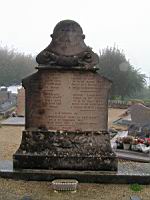 Mont-Saint-Vincent, Cimetiere, Pierre tombale des morts pour la France (3)